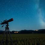 Cahaya Merah di Langit Klaten Bikin Heboh, Astronom: Kemungkinan Balon atau Layang-layang Berlampu Ilustrasi AI teleskop di tepi sawah di bawah langit malam berbintang