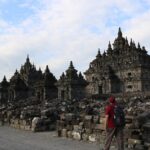 Candi Plaosan Lor di Prambanan, Klaten, dengan dua candi induk dan candi perwara