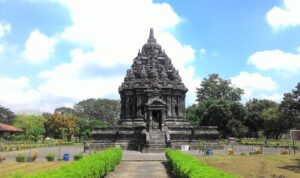 Candi Bubrah Klaten, Candi Buddha Abad ke-9 di Antara Prambanan dan Sewu yang Dulu Hanya Tumpukan Batu Candi Bubrah di kawasan Prambanan, Klaten, tampak depan setelah dipugar