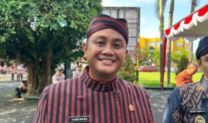 hamenang-bupati-klaten-blangkon-1