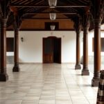 Ilustrasi AI serambi masjid tradisional Jawa dengan tiang kayu ukir